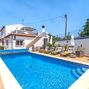 Da Encosta - Private - Heated Swimming Pool - By Bedzy Villa